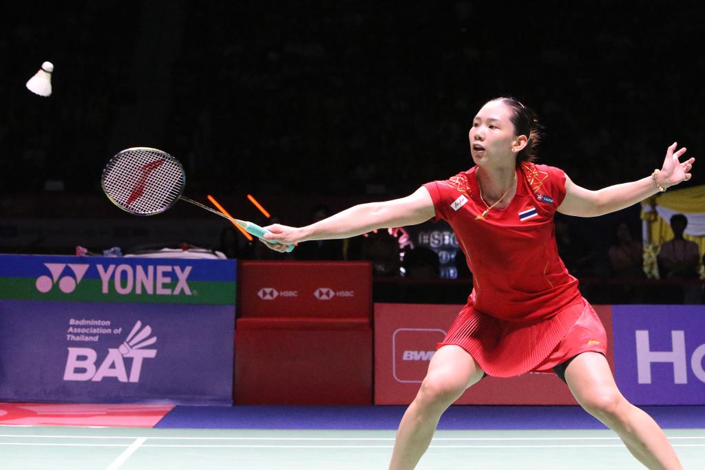 球迷纷纷向 球迷纷纷向